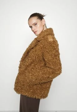 Patrizia Pepe CAPPOTTO COAT - Winter Jacket - Chipmunk Brown -Patrizia Pepe Shop d6559ab40f404b238433cb5c181f3812