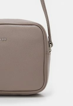 Patrizia Pepe CAMERA CASE - Across Body Bag - Dark Tatami -Patrizia Pepe Shop d6b56e2dffc943e98ee46cc731f5c362