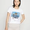 Patrizia Pepe Print T-shirt - White 2 Patrizia Pepe Print T-shirt - White -Patrizia Pepe Shop e57441eb9ed943b7b020bf46a0ac2926