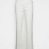 Patrizia Pepe PANTALONI TROUSERS - Flared Jeans - Bianco 1 Patrizia Pepe PANTALONI TROUSERS - Flared Jeans - Bianco -Patrizia Pepe Shop eac744d9d9e54c2ab2daade266e4234b