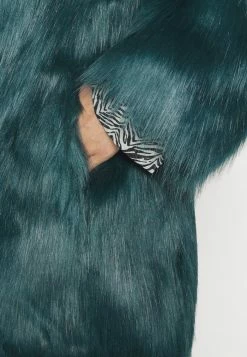 Patrizia Pepe GIUBBOTTO JACKET - Winter Jacket - Cedar Velvet -Patrizia Pepe Shop eea3a3461eb54569af237652ad939885