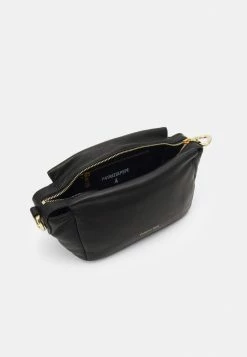Patrizia Pepe TOUCH MAXICHAIN SHOULDER - Handbag - Nero -Patrizia Pepe Shop ff5f463eb3a148329993a14a6dbbd7da