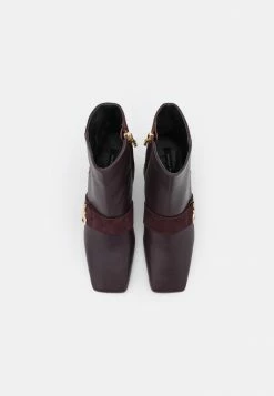 Patrizia Pepe Classic Ankle Boots - Dark Blazon Purple -Patrizia Pepe Shop ffc1bbf773db4593af069f62942f0035